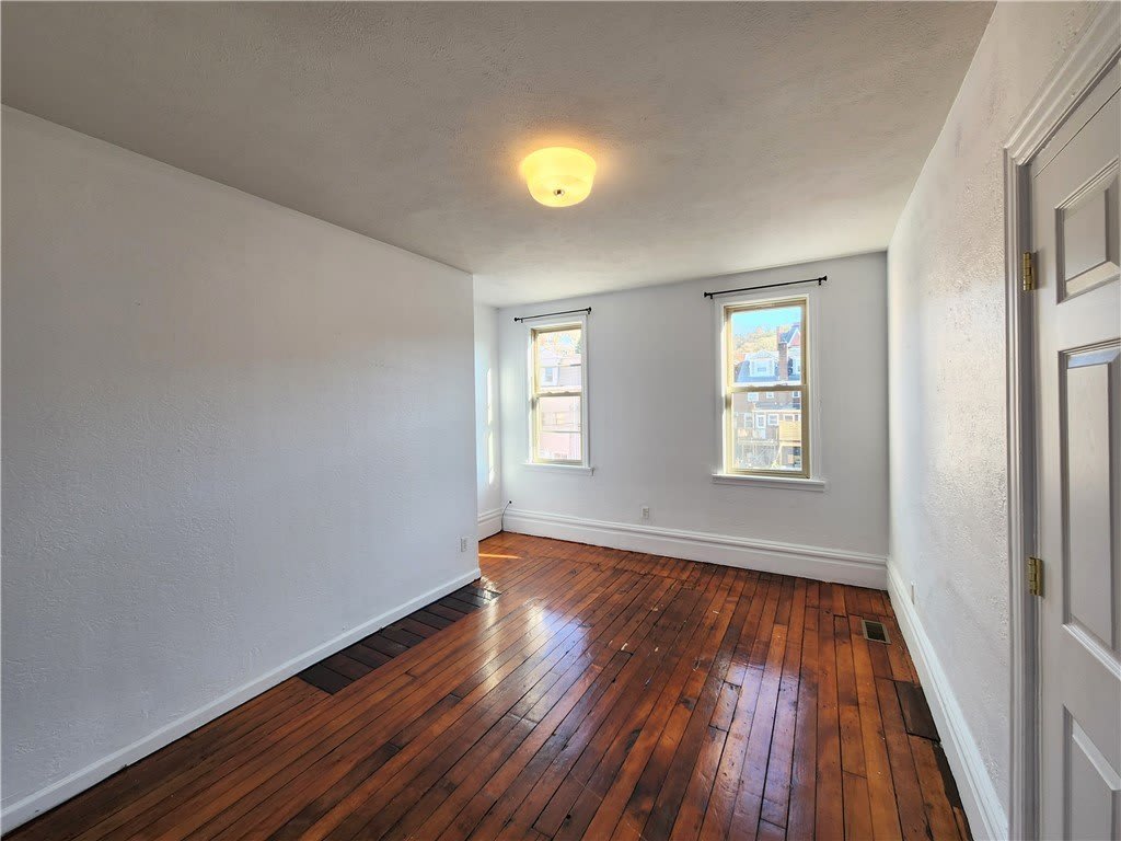 5330 Butler St – photo 3