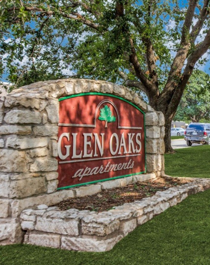 Glen Oaks Apartments – photo 1