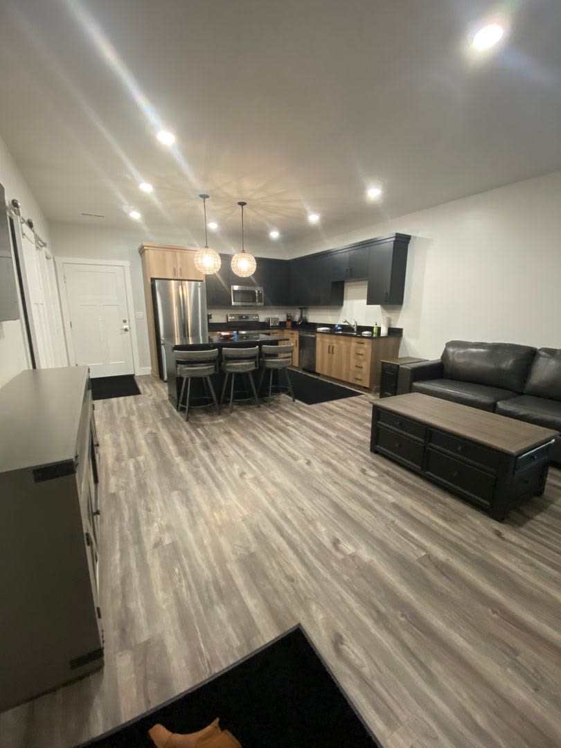 Fully Furnished 2BR, 2.5 Bathroom Townhome With attached 2 car Garage – photo 3