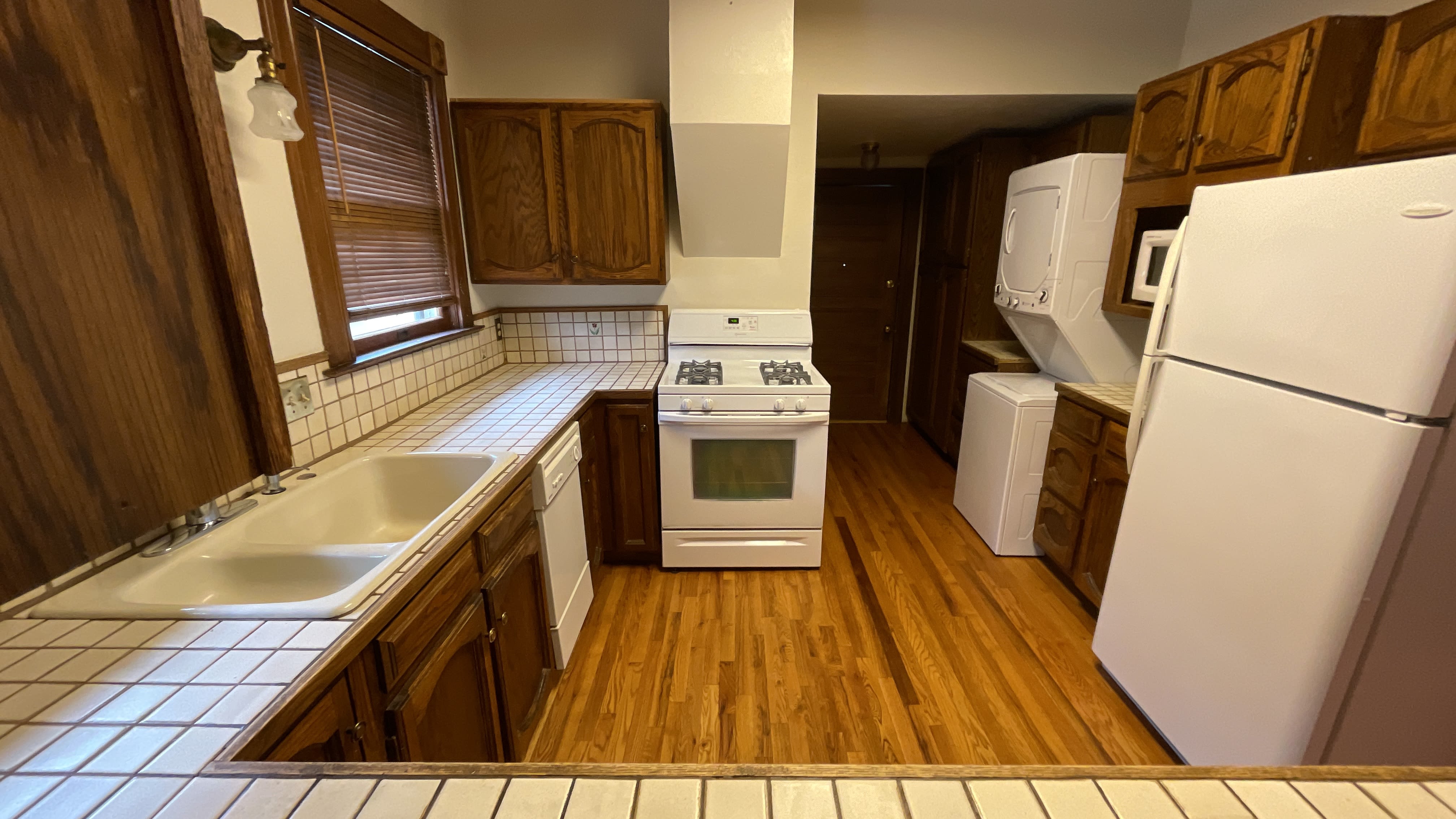 418 E Dale St – photo 5