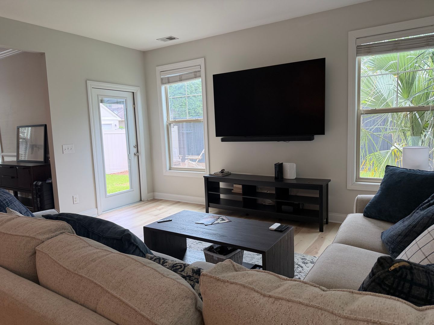 Furnished Updated Home W Fenced Yard – photo 4