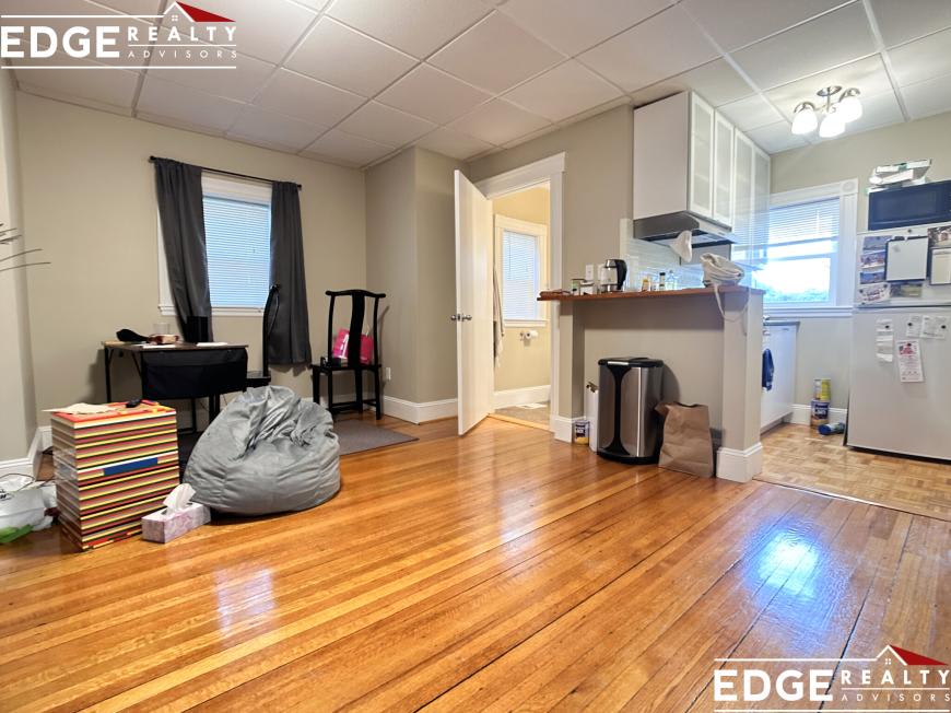 555 Washington St. – photo 1