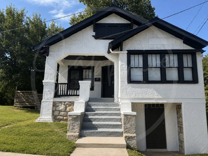 1406 East 45th Street – photo 1