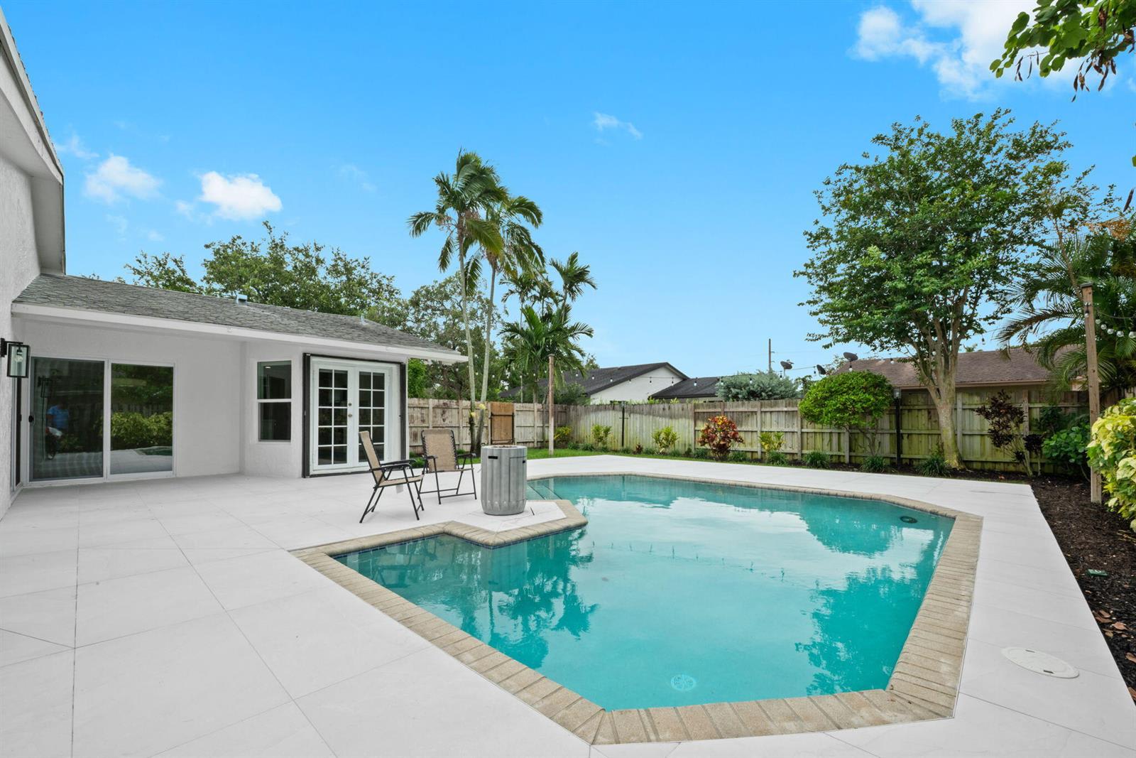 561 Southwest 168Th Terrace – photo 4