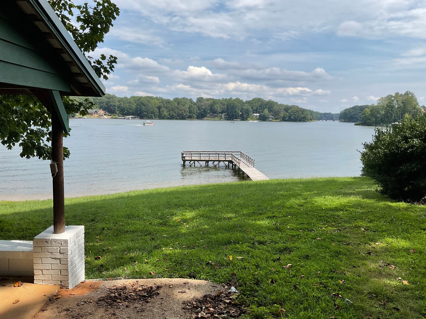 Lake Front Property For Rent – photo 1