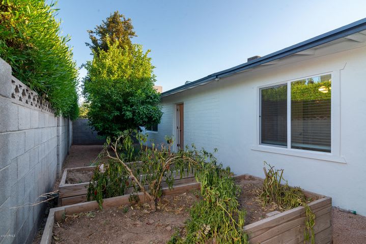 2436 E Amelia Ave – photo 4