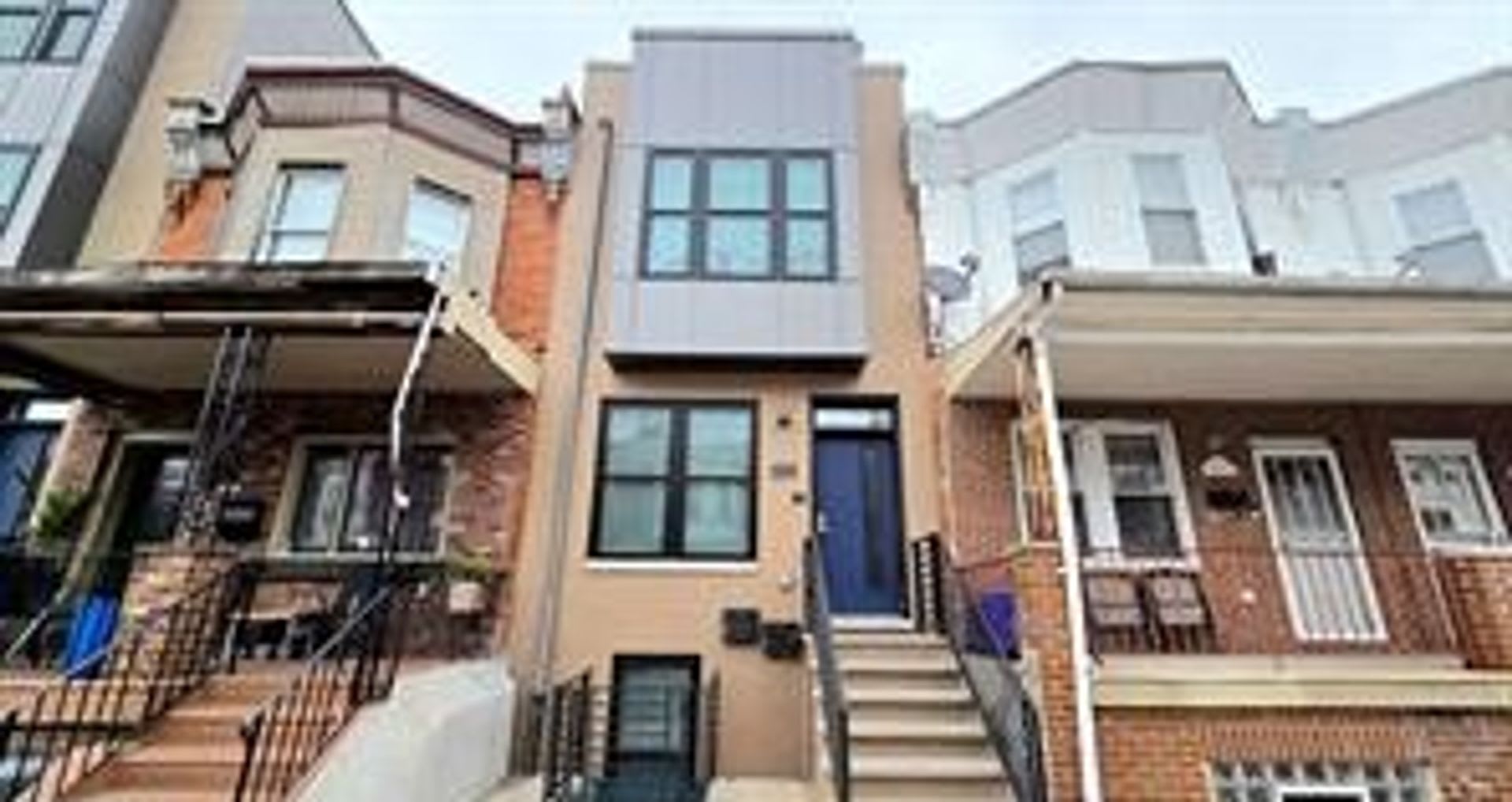 University City 3bd/3bth Bi-Level – photo 1