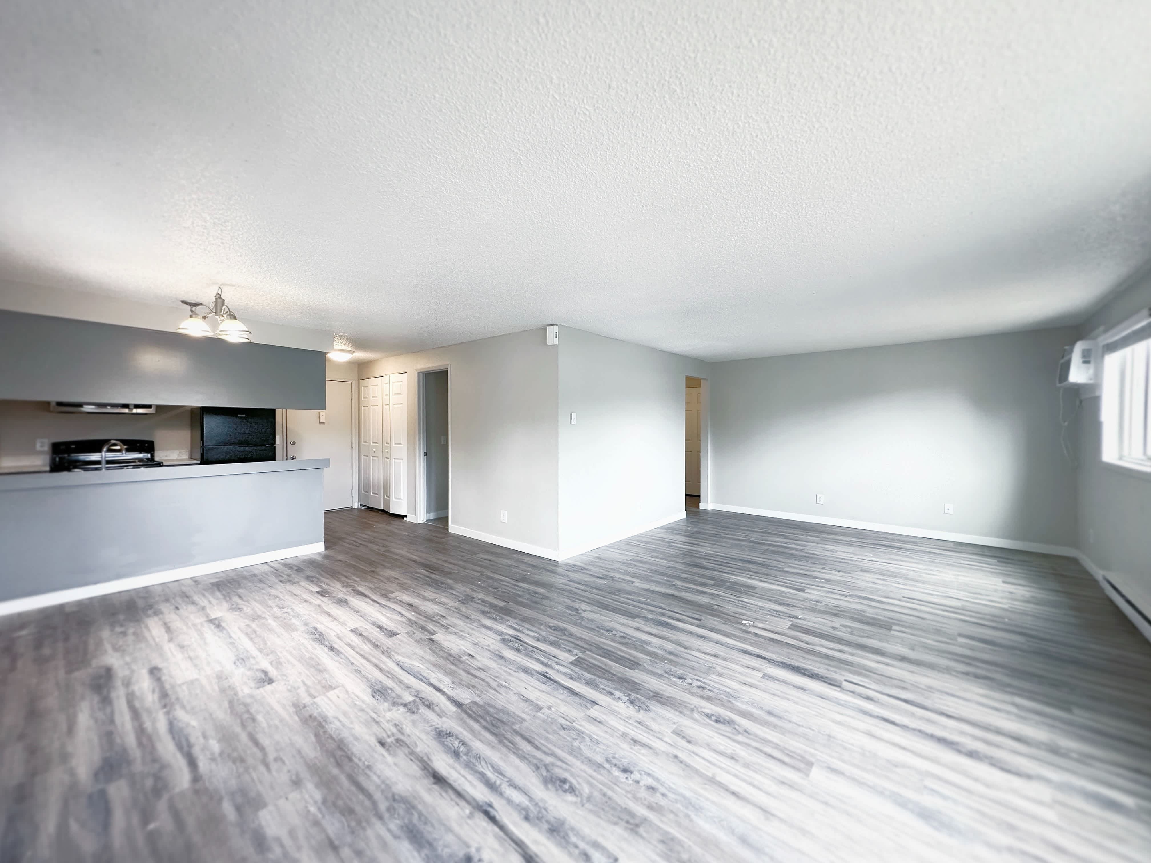 Serrano Apartments – photo 2