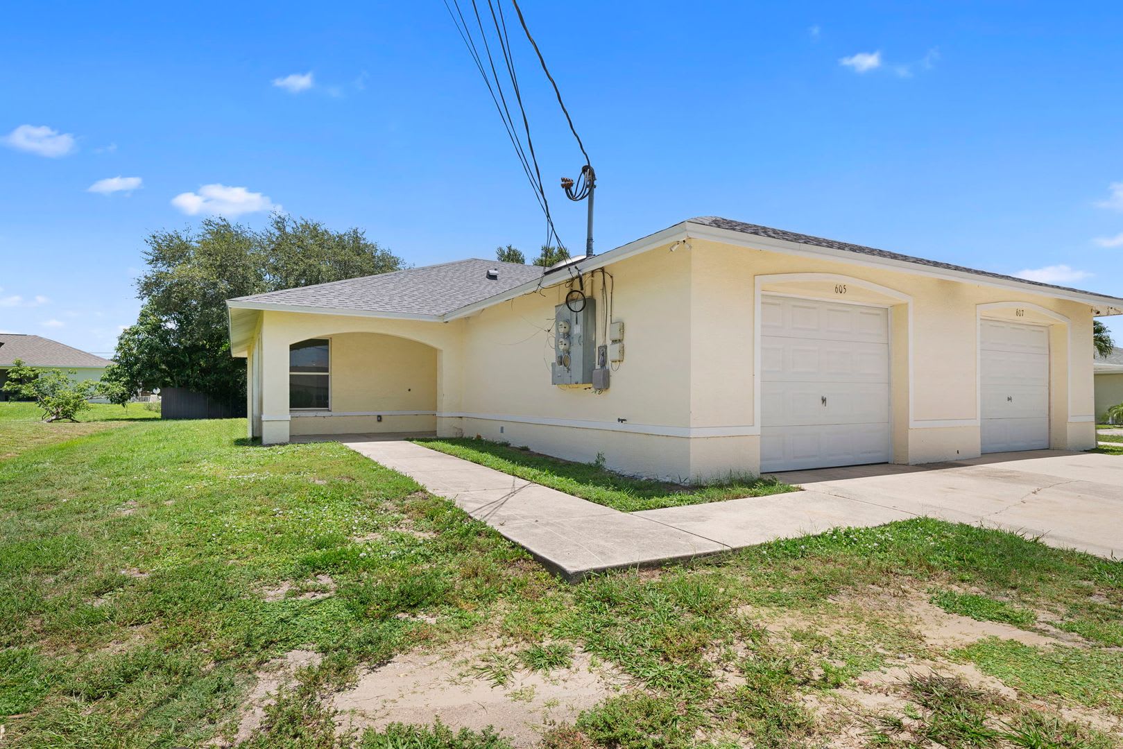 Beautifully updated duplex two bedrooms+ DEN, two bath in Cape Coral – photo 2