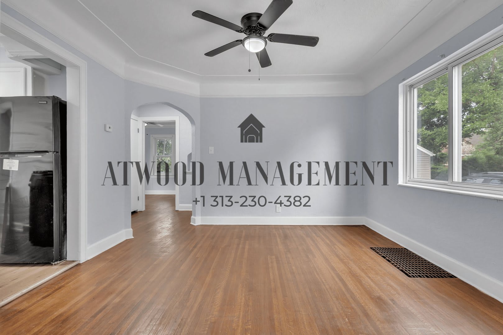This beautifully updated 3-bedroom, 1-bath single-family home is ready for move-in! – photo 5