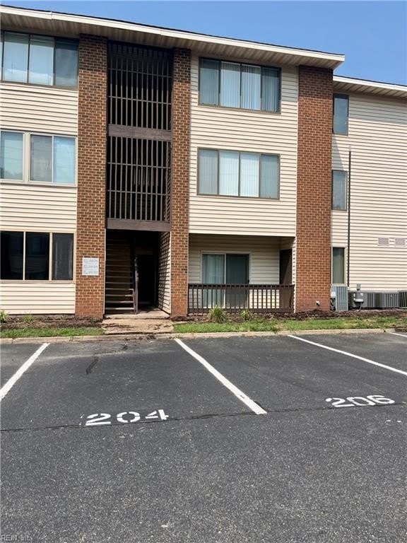 204 Pacific Drive – photo 2