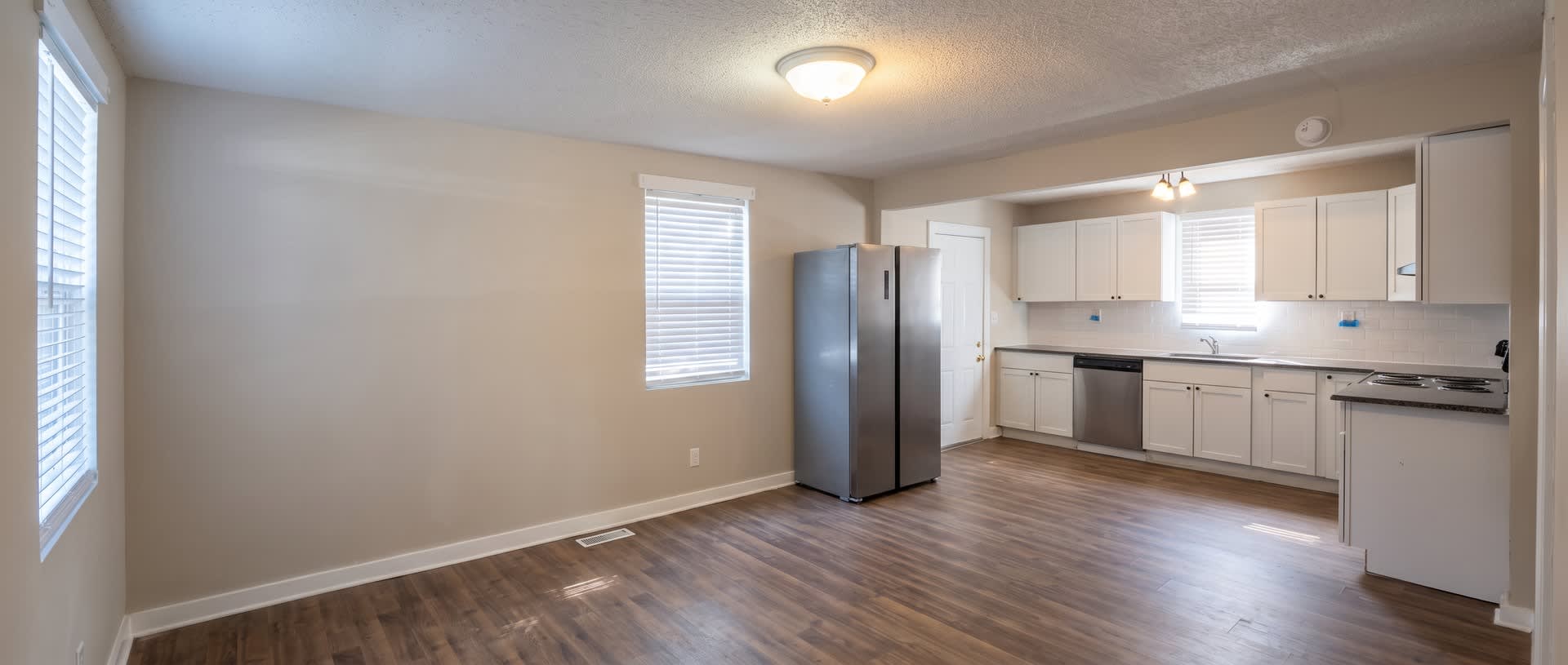 4989 Chateau Avenue – photo 5