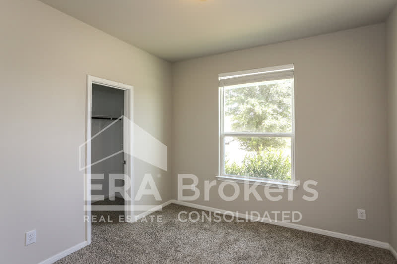 4721 Highmont Dr – photo 2
