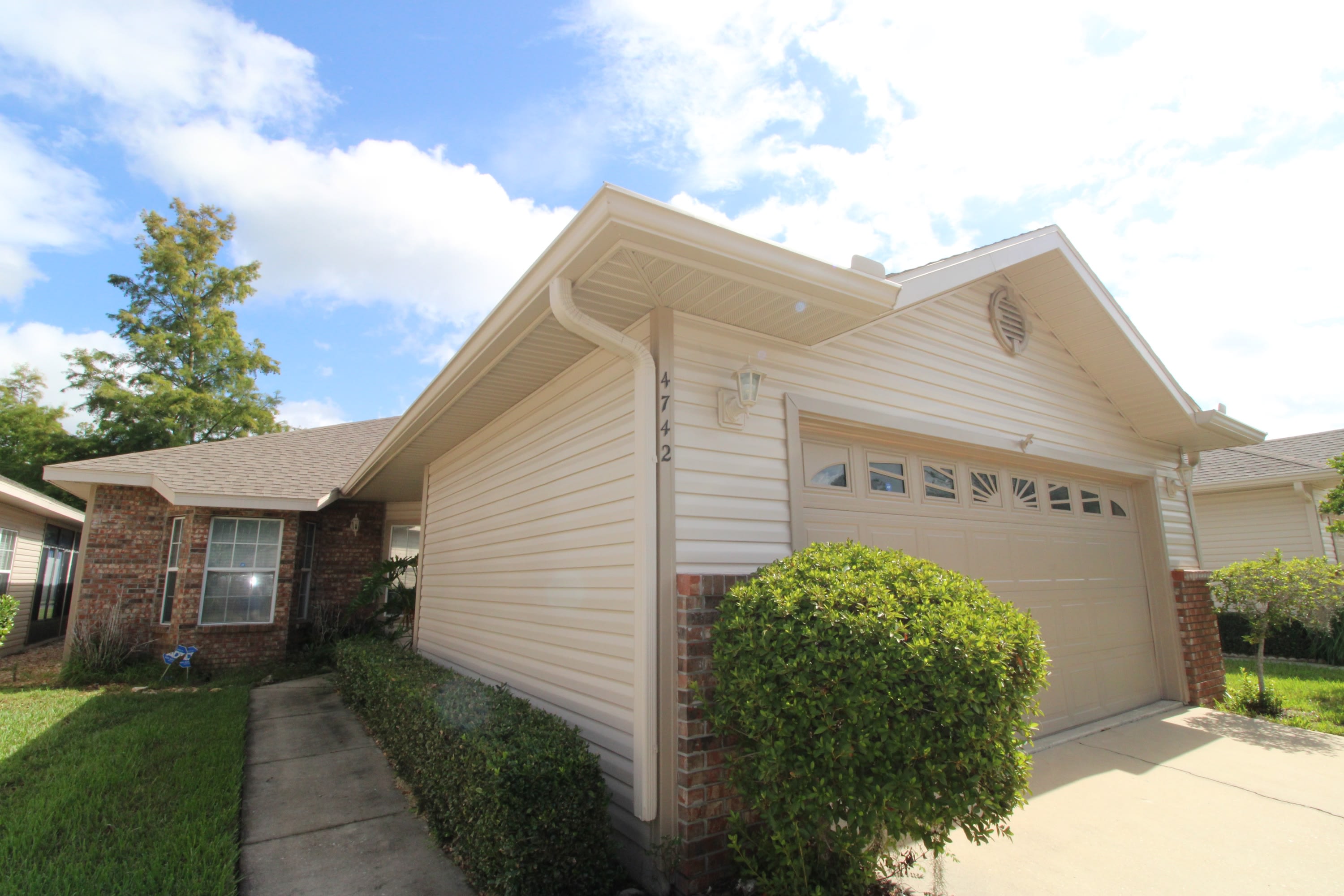 4742 Northwest 79th Road – photo 1