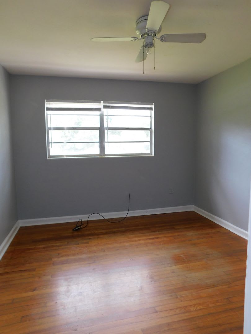 Free August September Rent Walk To Westside Park – photo 3