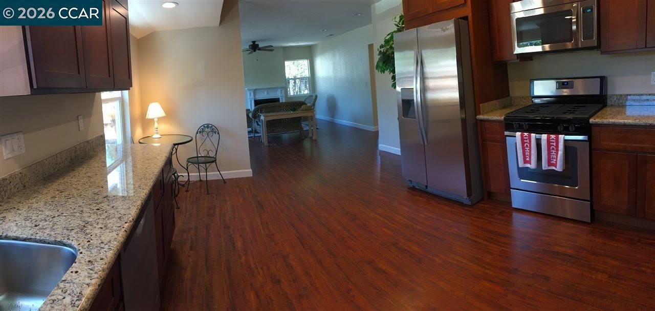 1448 Rosal Ln Front House – photo 4