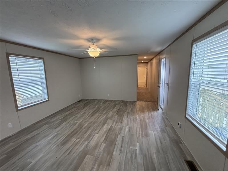 1392 Willow – photo 3