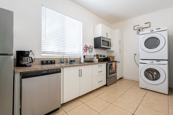 8028 Northwest 5th Court – photo 5