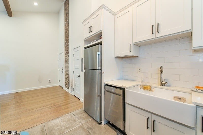 378 Claremont Ave – photo 4