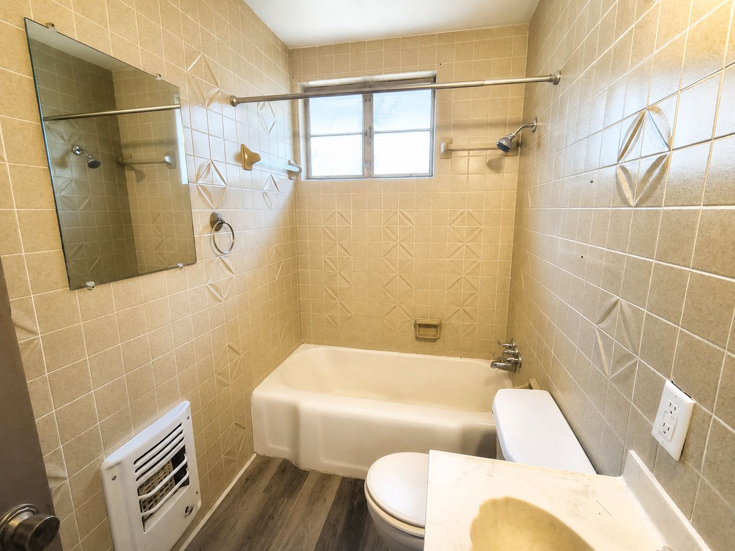AFFORDABLE 2 bedroom, 1 bath home AVAILABLE NOW! – photo 4