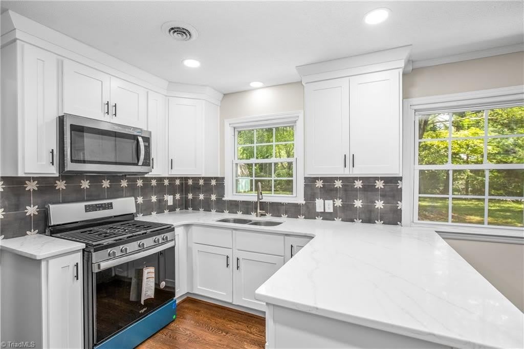 701 N Peace Haven Road – photo 2