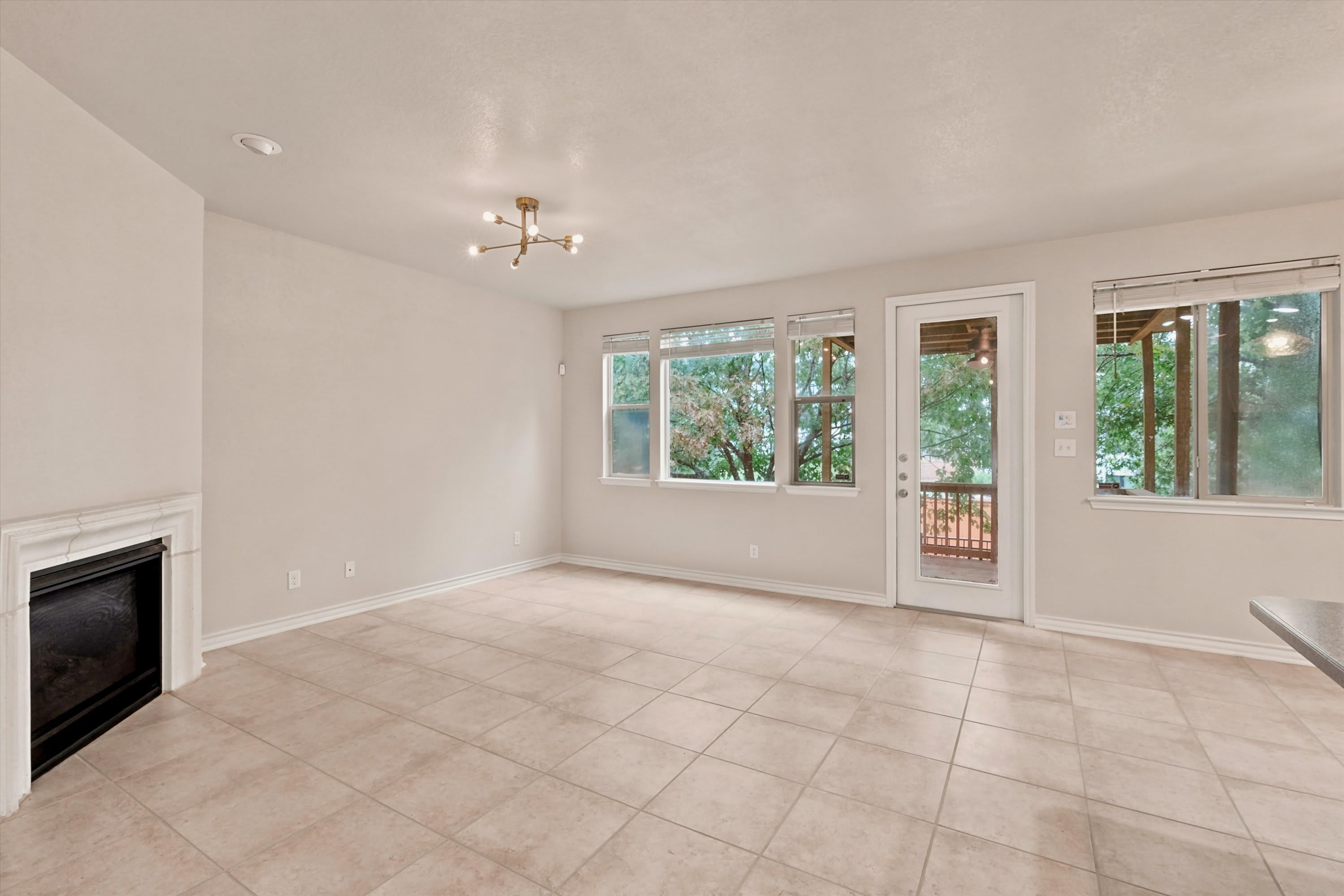 4110 Woodbridge Way – photo 5