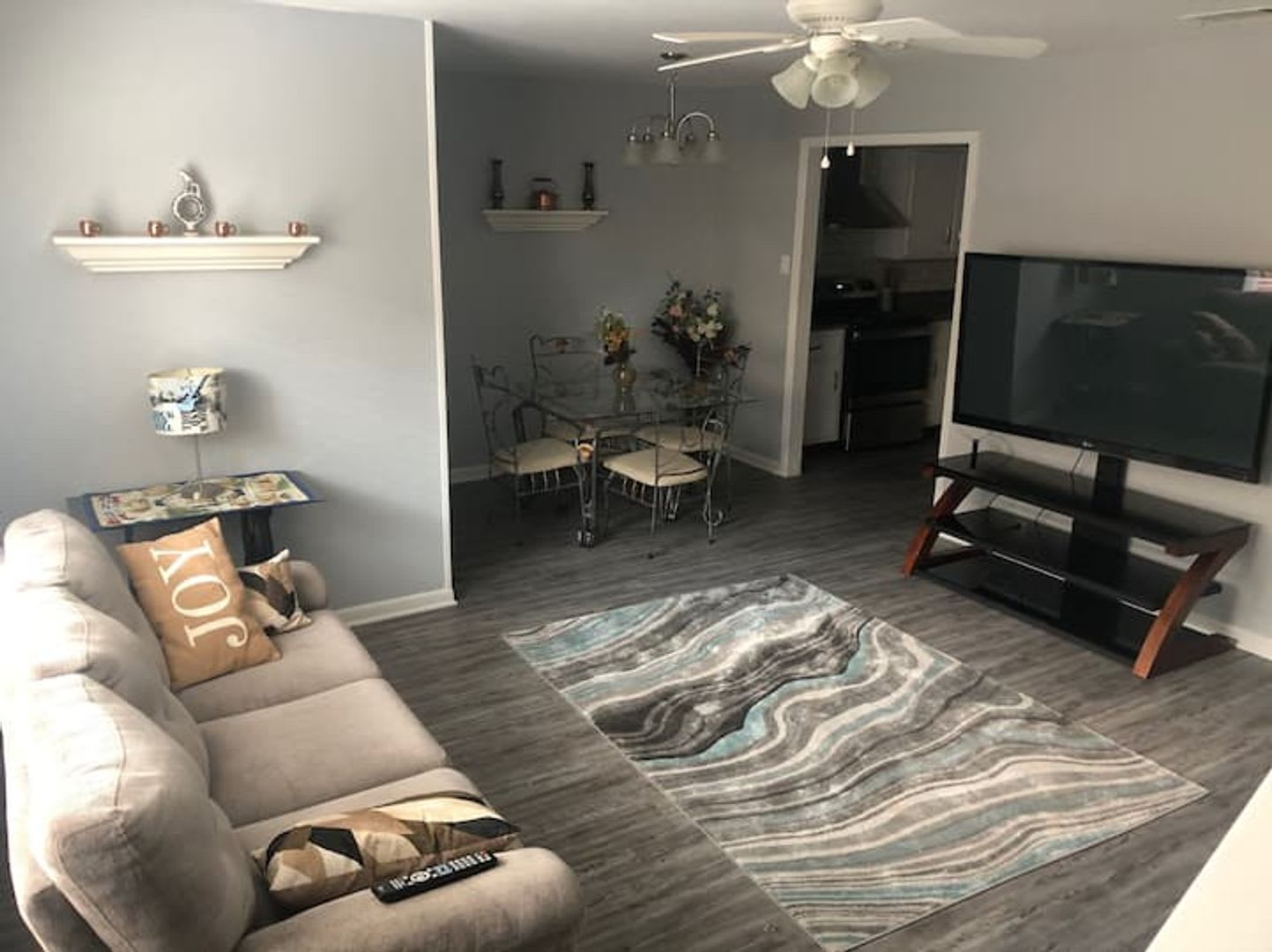 2 Bed 1 5 Four Plex Unit Great Location – photo 2