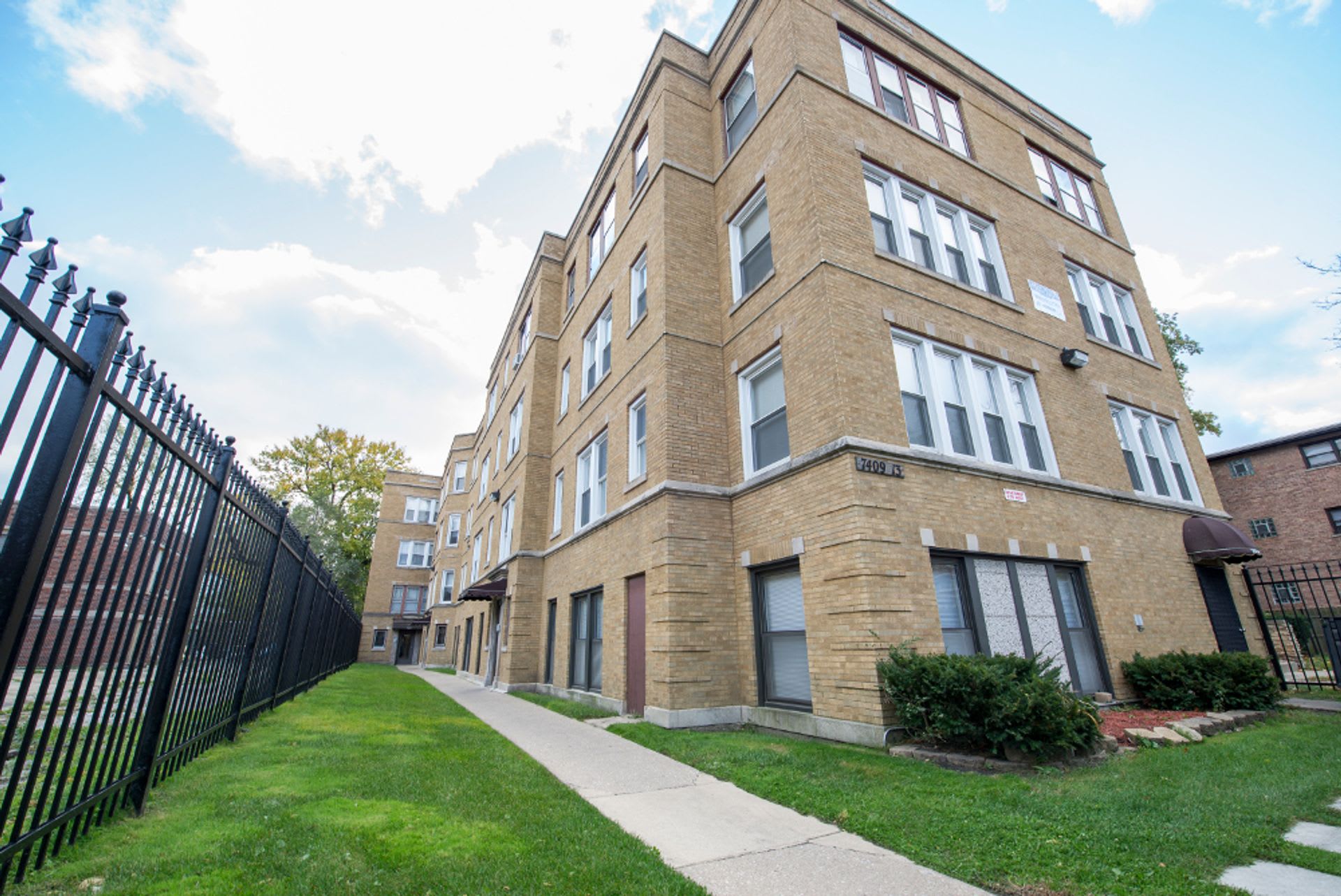 7409 S Yates Blvd – photo 4