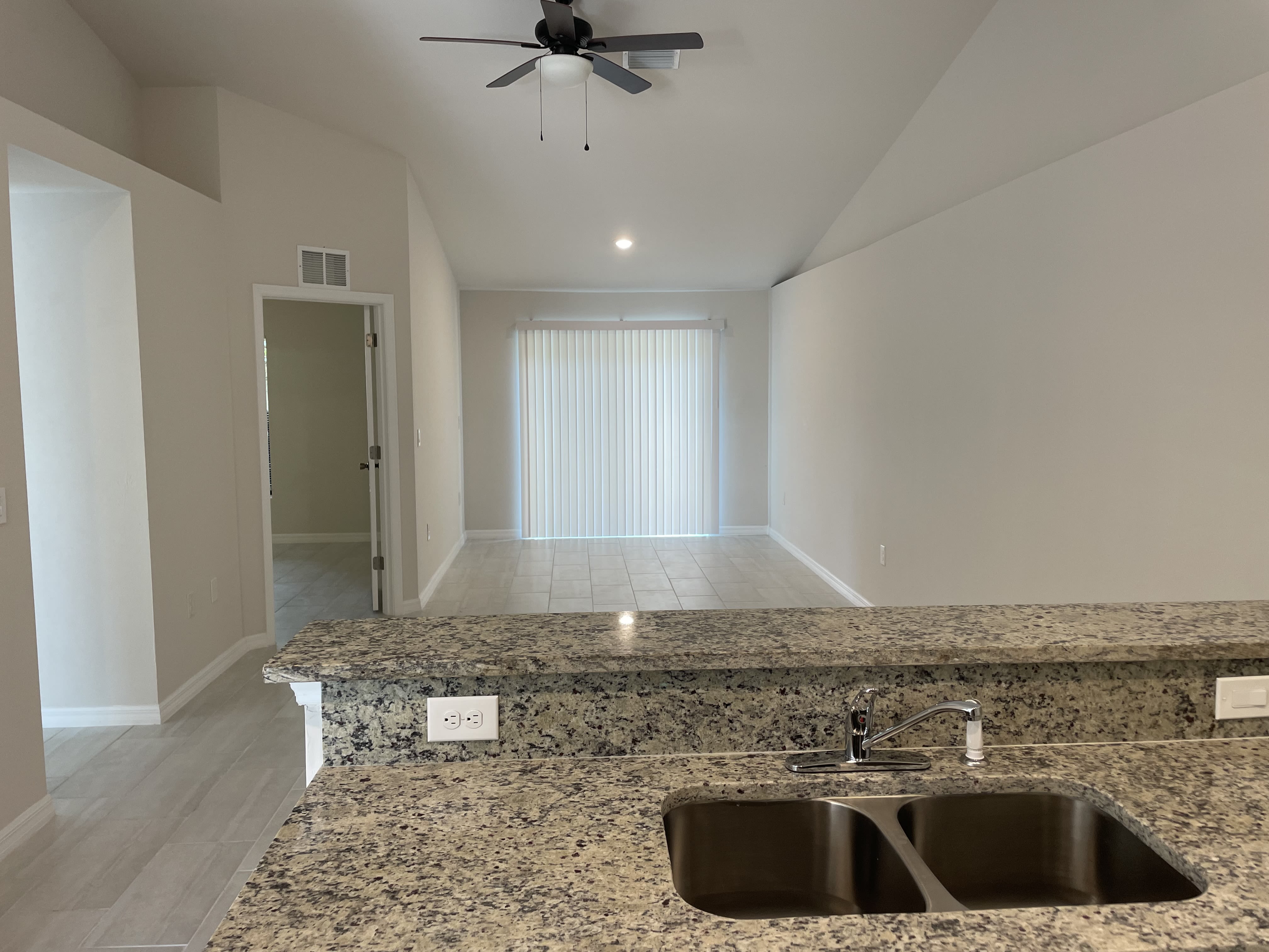 1211 Se 8Th Ter – photo 3