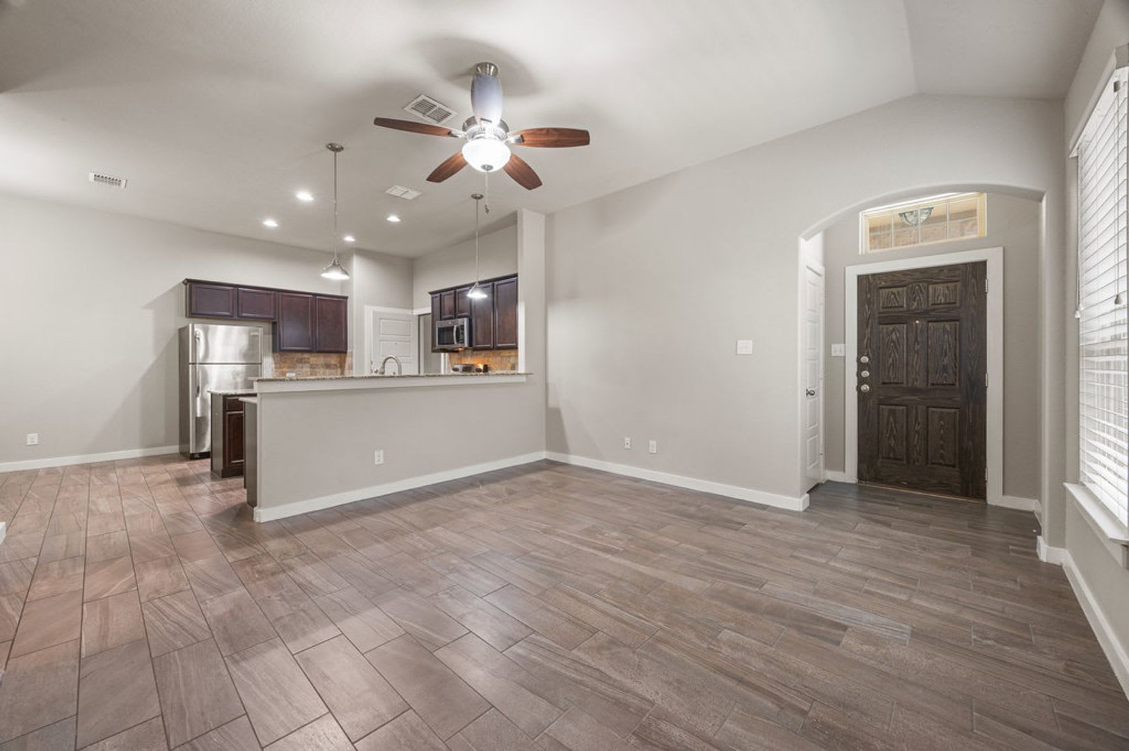 Beautiful 3 Bedroom Duplex Located in New Braunfels, Texas! – photo 4