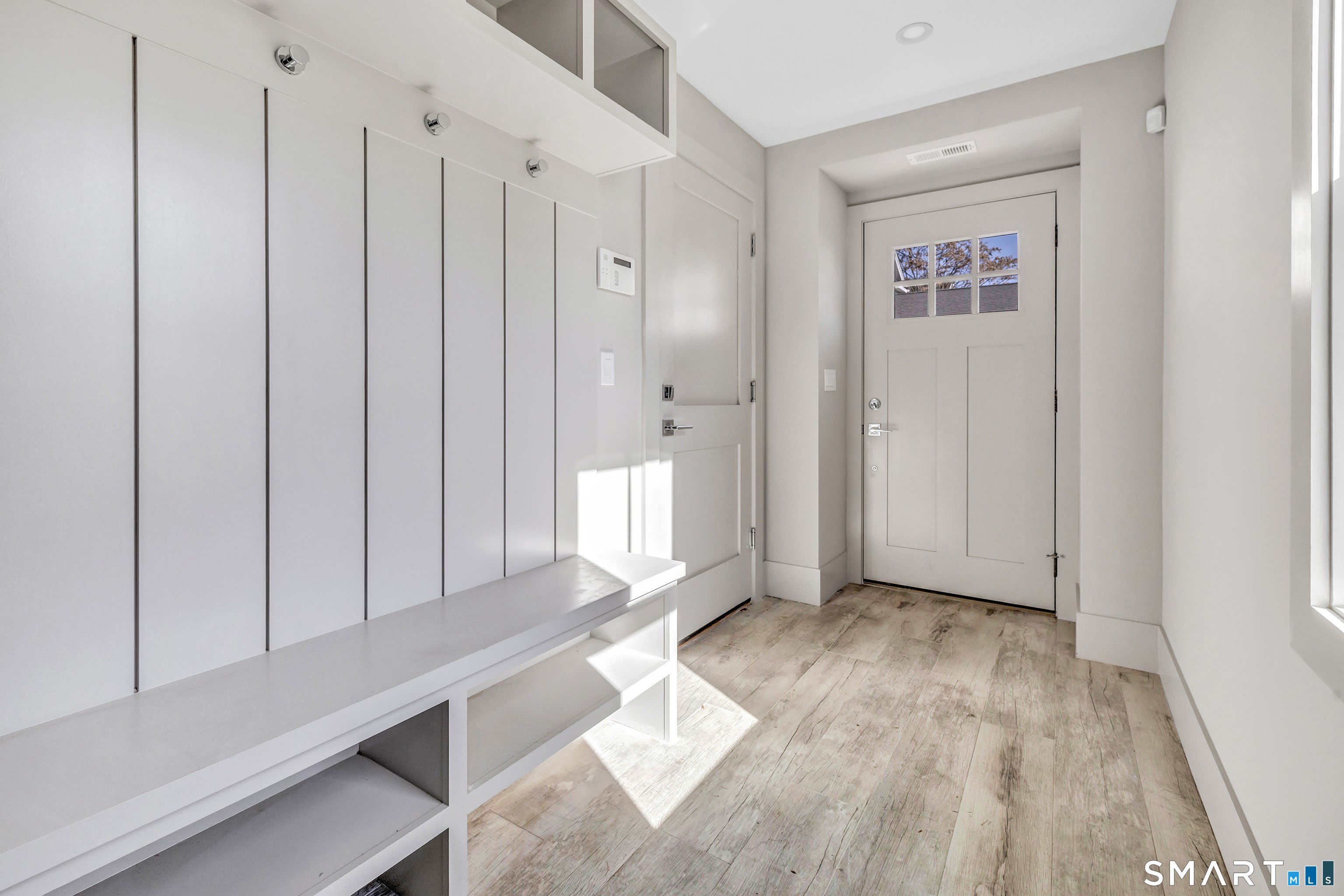888 Oldfield Road – photo 2