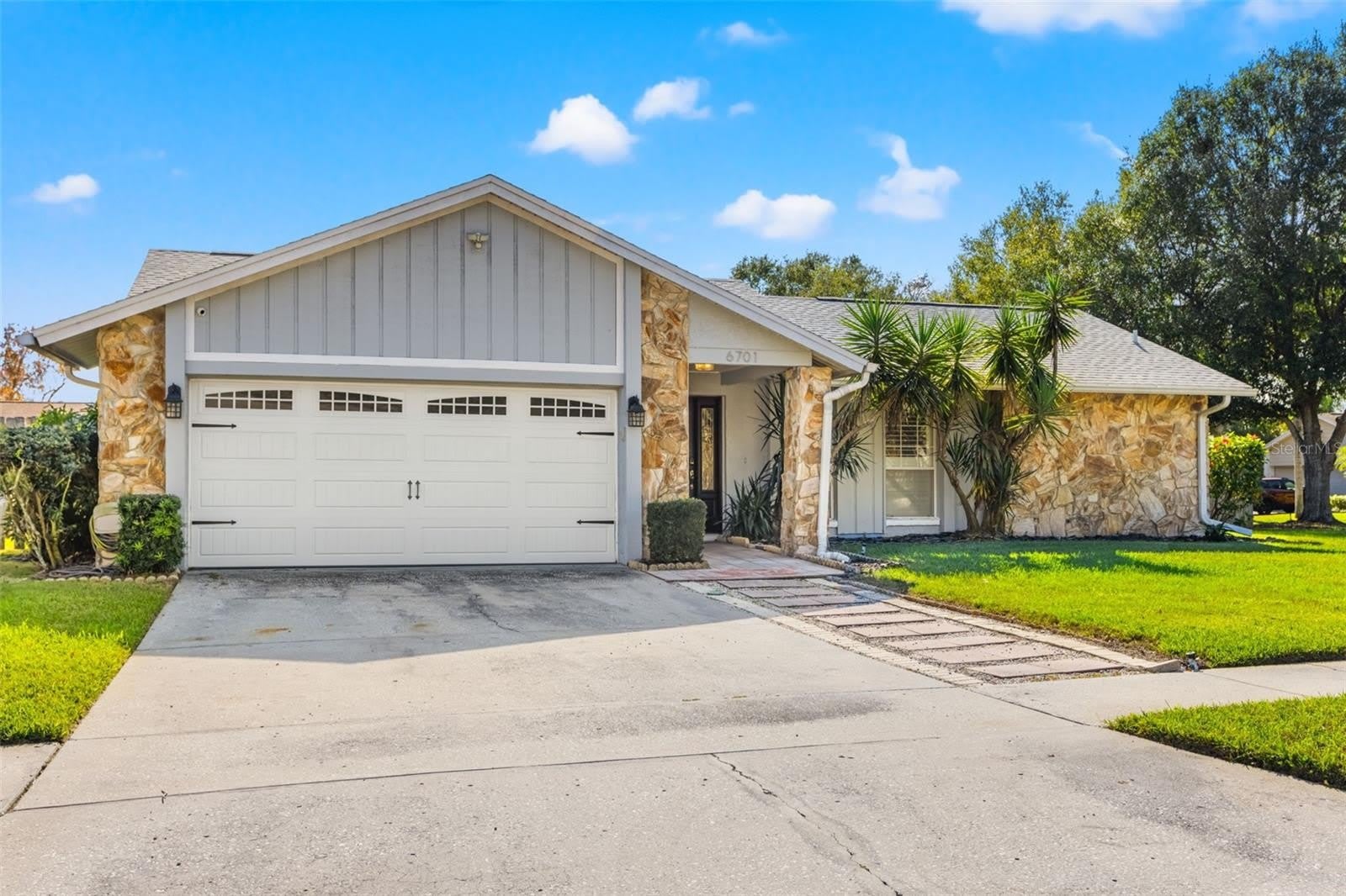 6701 LEEWARD ISLE Way – photo 1