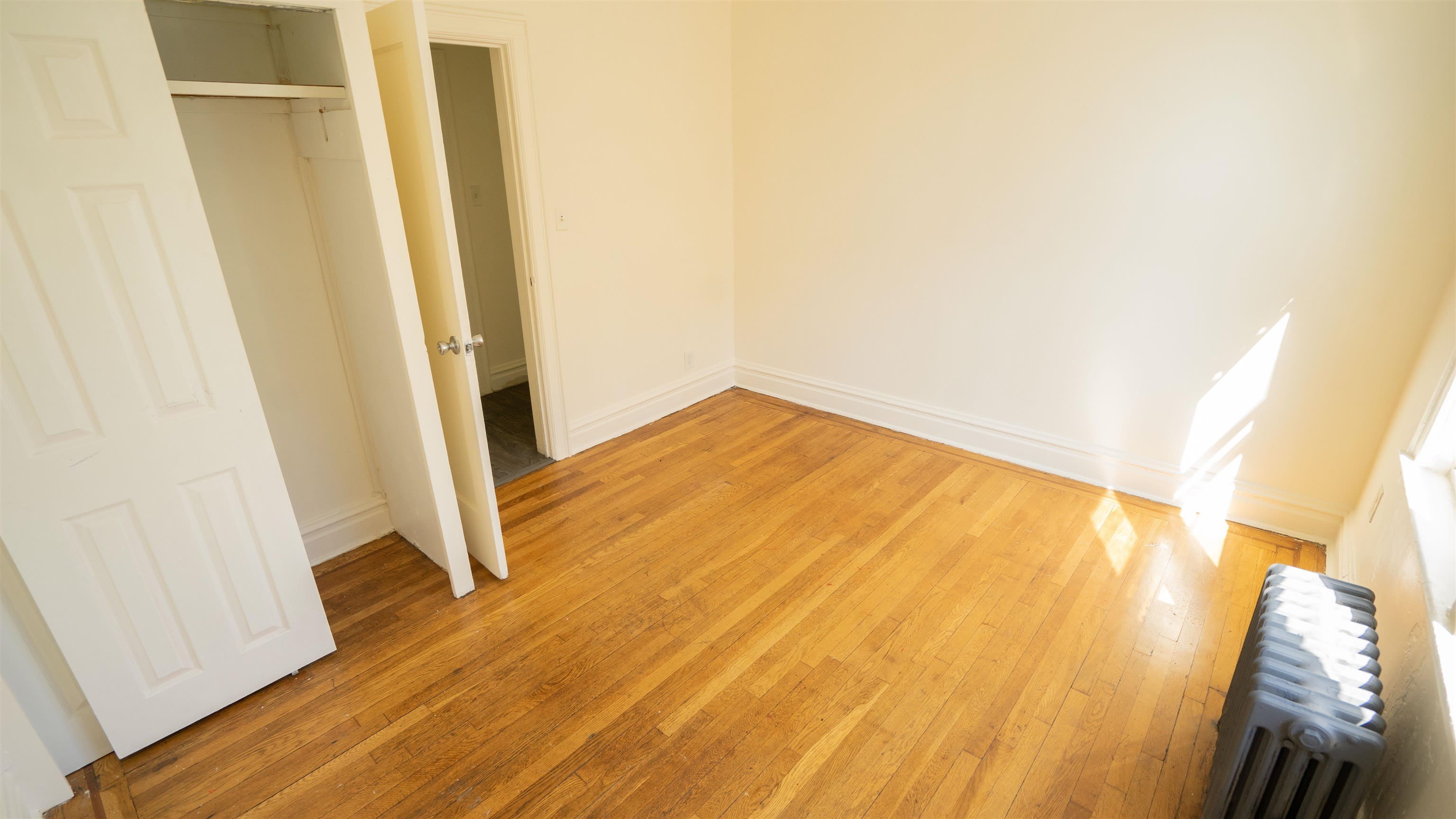 573 AVENUE E – photo 5