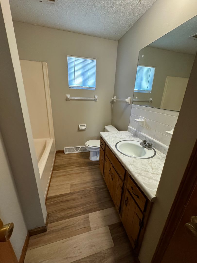 Spacious 3 Bedroom Split Level Duplex – photo 5
