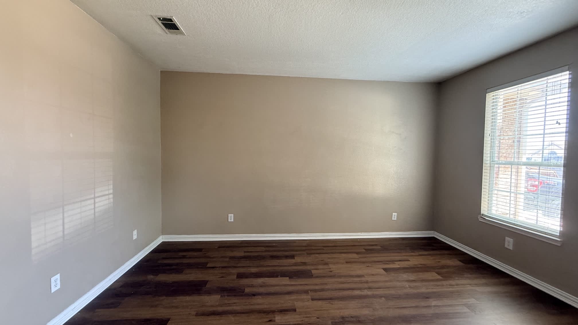 612 Dyann Dr – photo 3