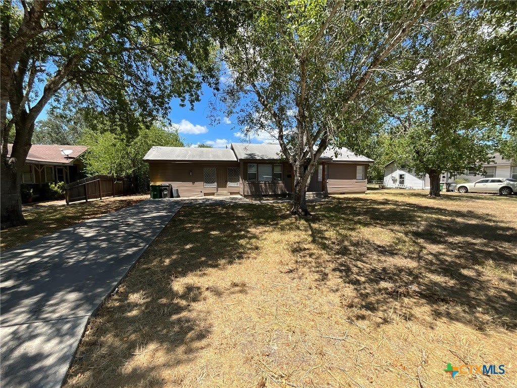 1004 Lawndale Avenue – photo 2