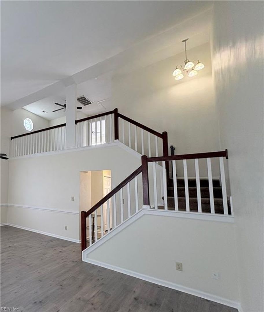 3 BR 2.5 BA Townhouse – photo 4