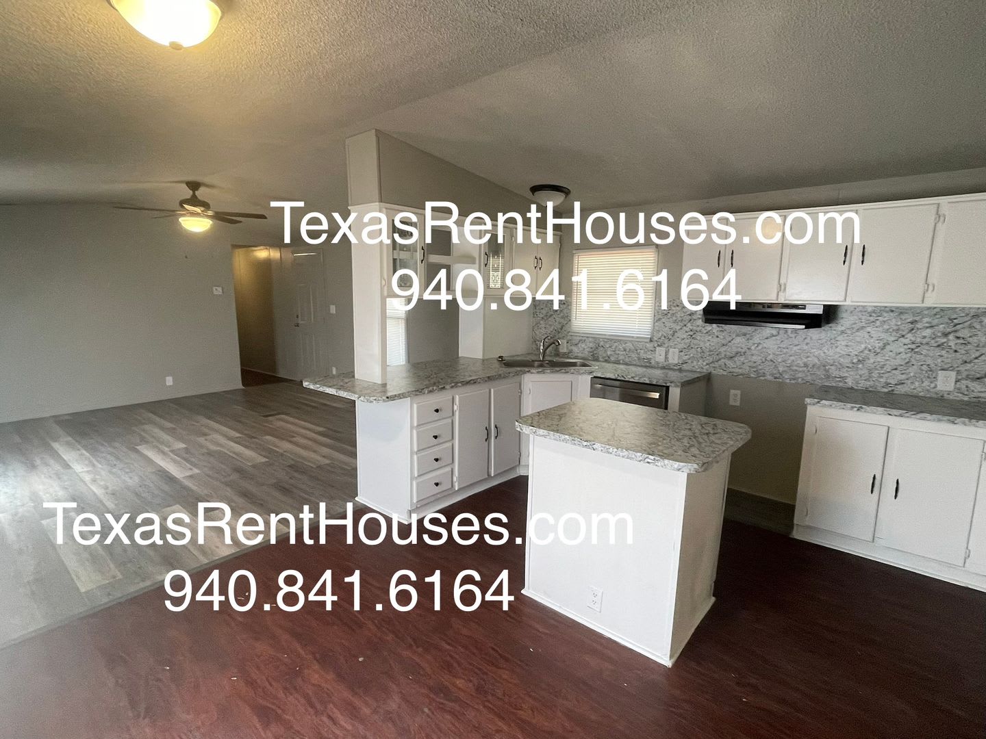 Newly Remodeled 3/2 Home Available NOW! – photo 3