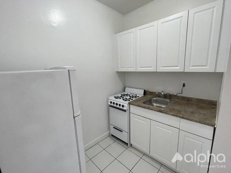 315 E 108TH – photo 2