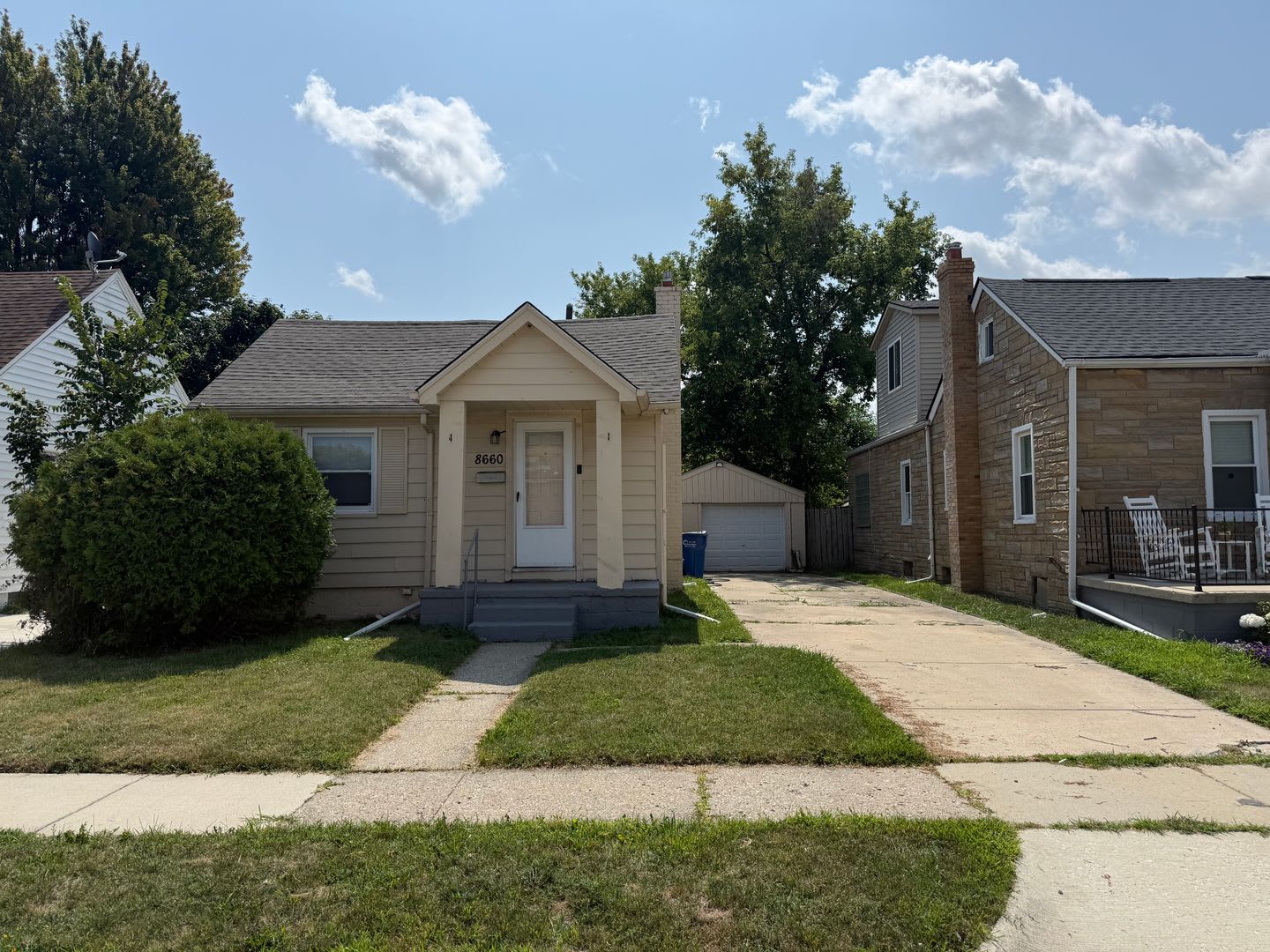 2 Bedroom SF Property with 2 car detached garage – photo 2