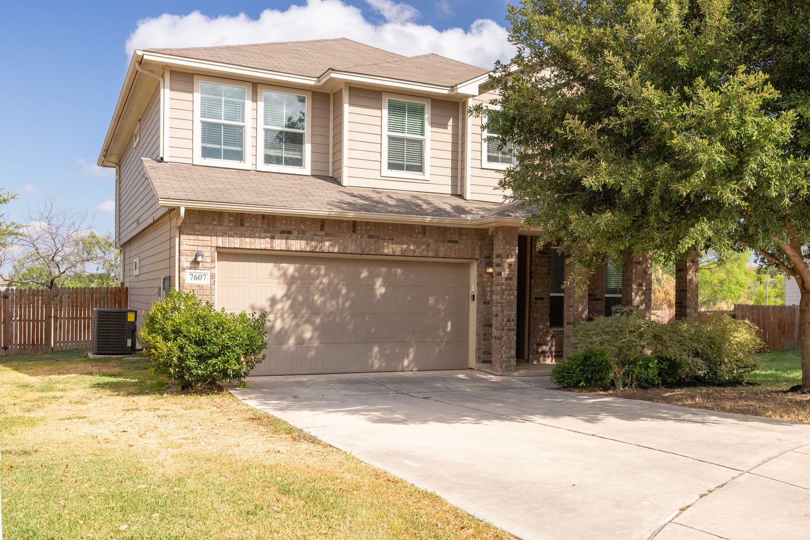Spacious 4-Bedroom Solana Ridge Home with Office, Game Room & Large Backyard – photo 1
