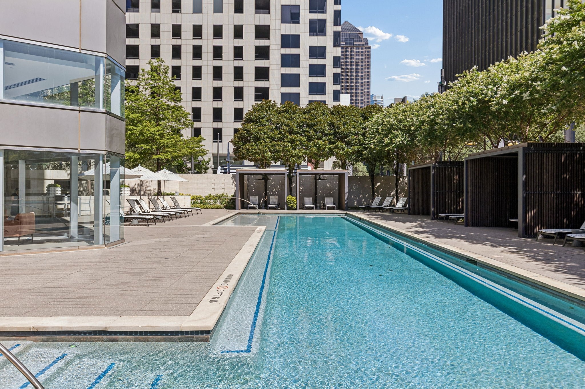 One Dallas Center – photo 2