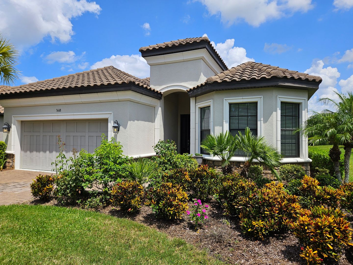 Annual Unfurnished 3 Bedroom 3 Bathroom Single Family Home in Bellacina at Casey Key! – photo 4