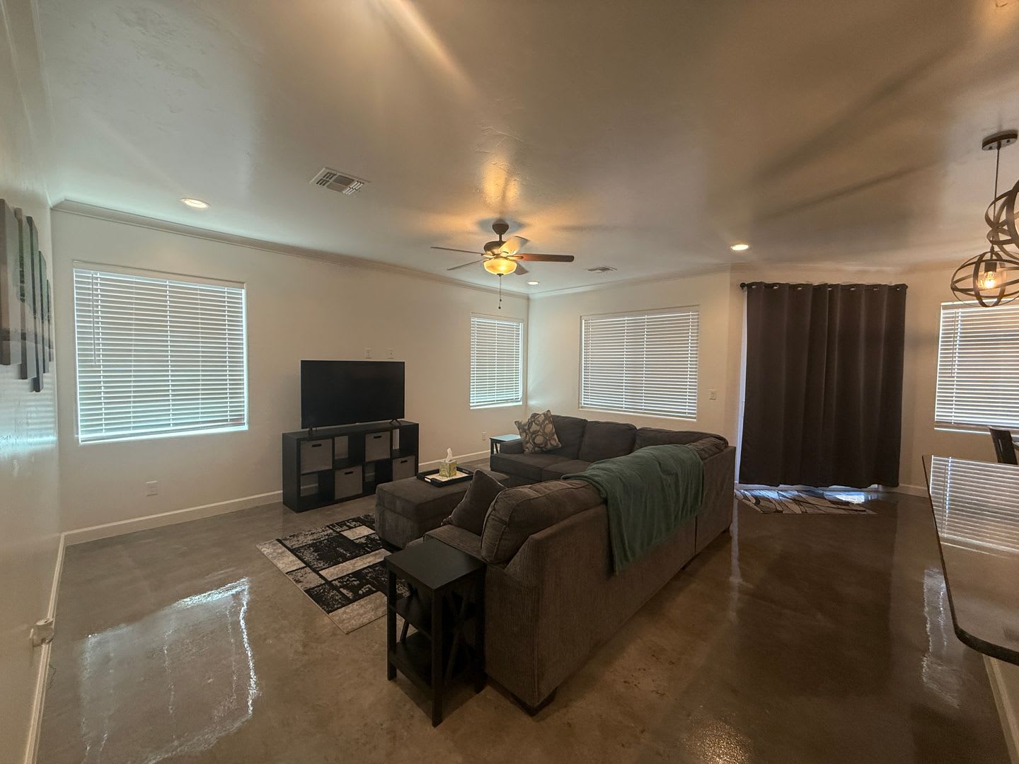 2 Bedroom 1 Bathroom Fully Furnished Home – photo 2