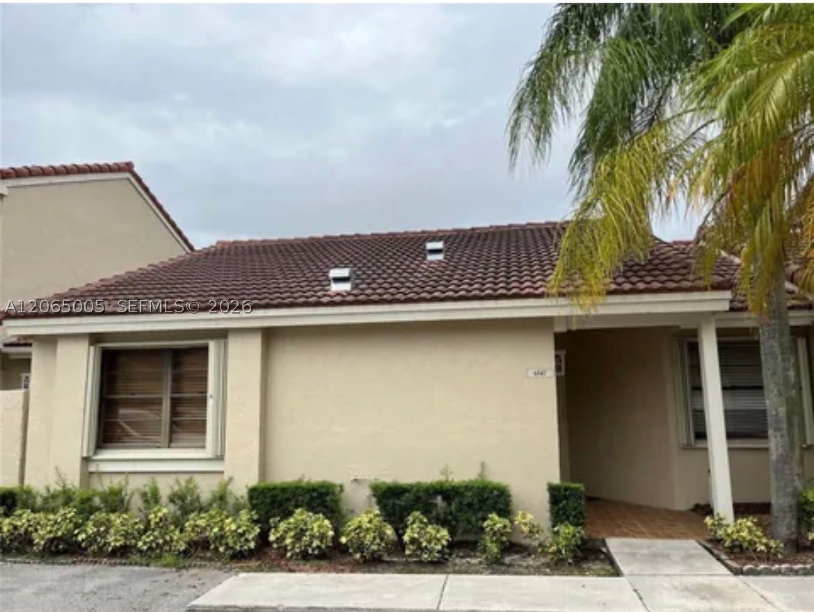 6547 Nw 170Th Ter – photo 1