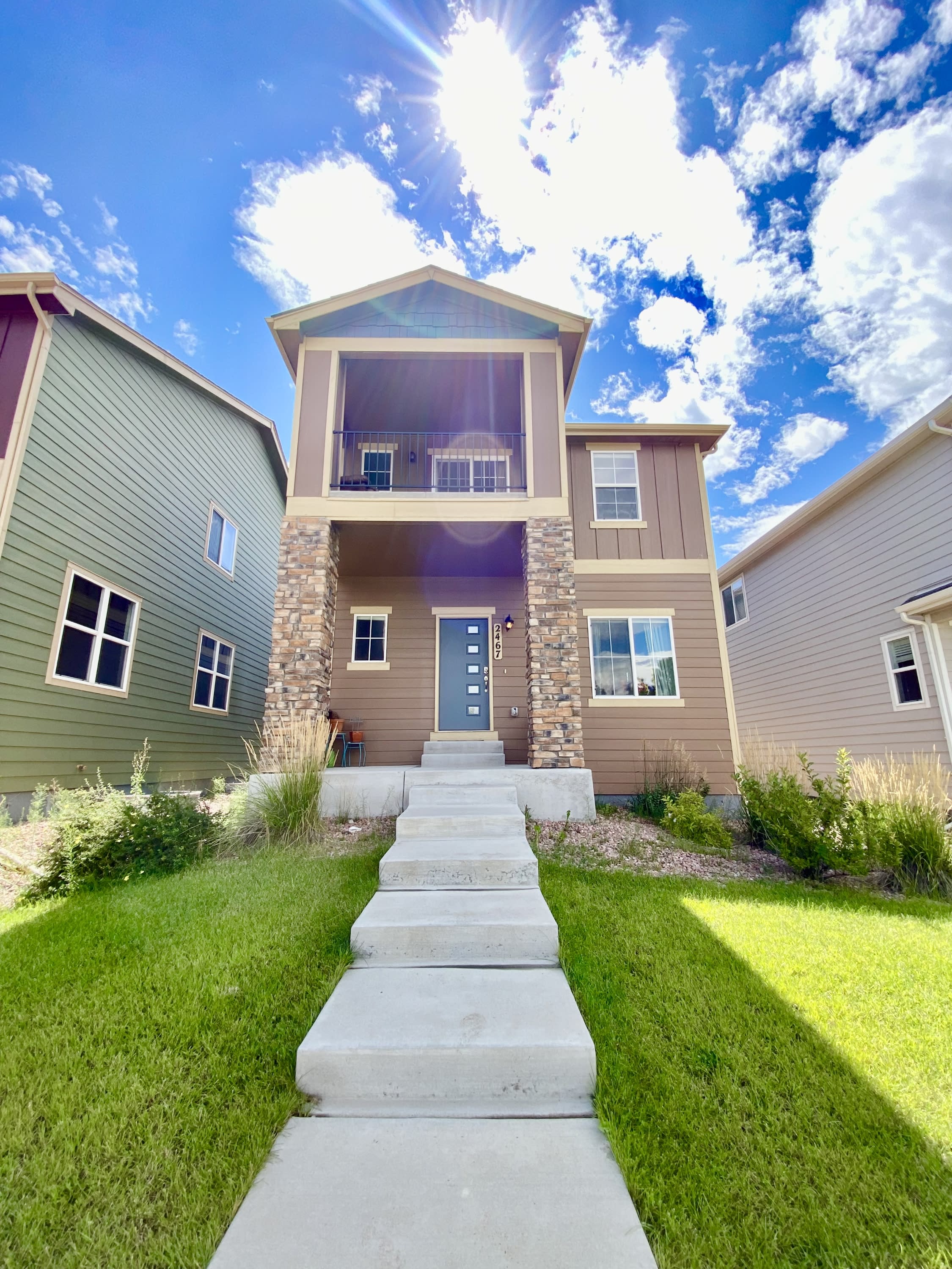 2467 Dorset Drive – photo 1