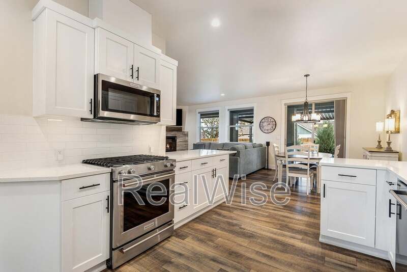 2758 NW 23rd Lp – photo 4