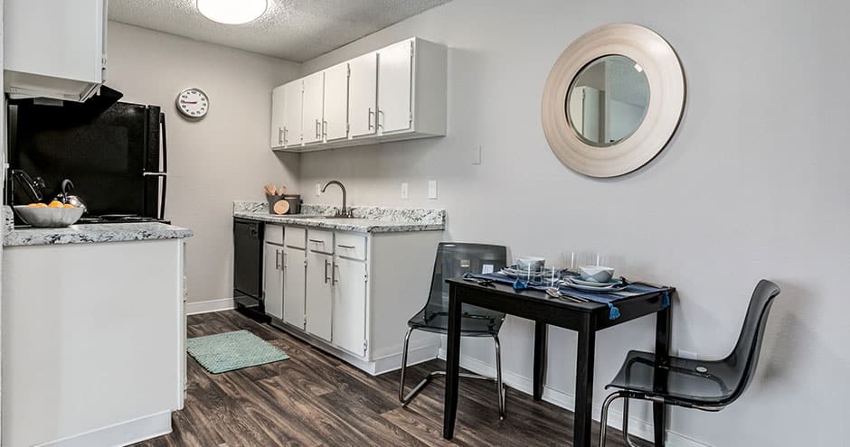 Sundance Apartments – photo 1