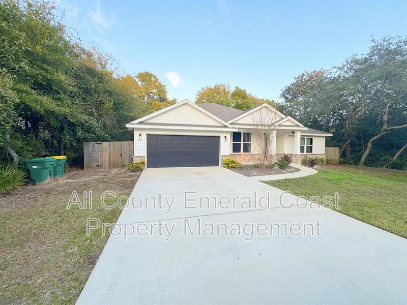 481 Kelly Street – photo 2