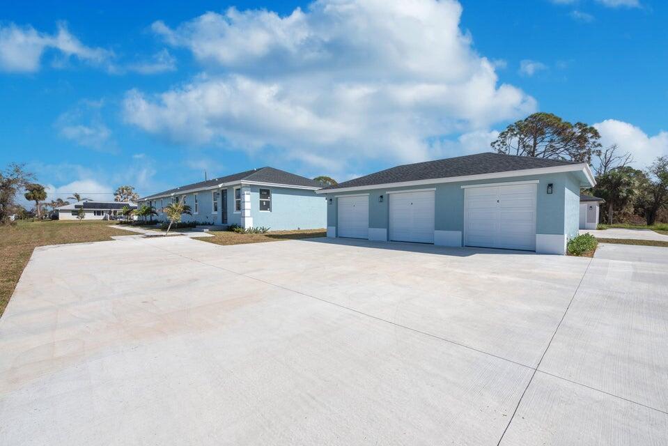 248 Rotonda Boulevard W New Unit C – photo 3